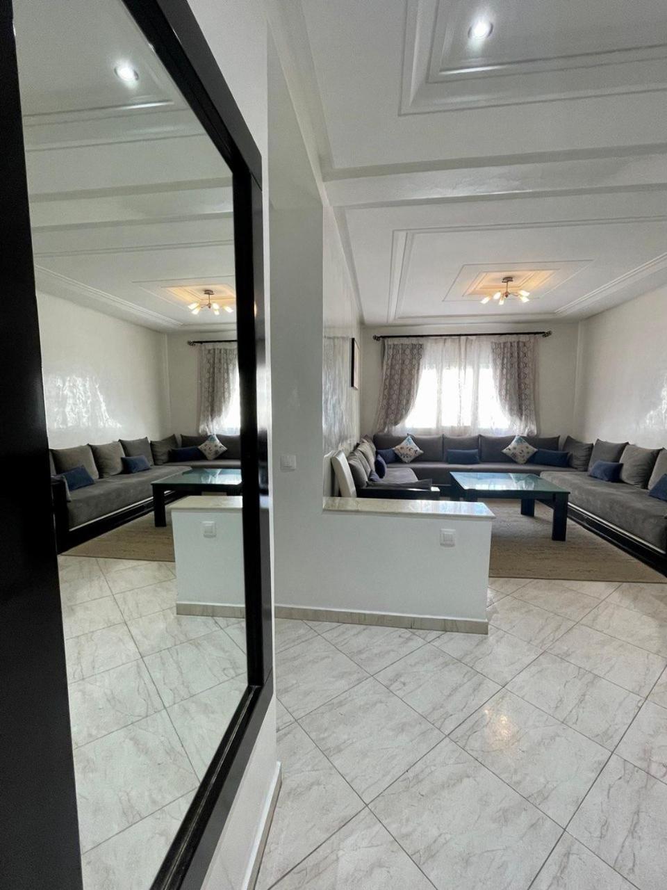 Rania Apartahotel